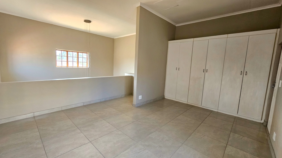 To Let 3 Bedroom Property for Rent in Meerhof North West